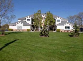 8340 S Chicago Rd, Oak Creek, WI 53154