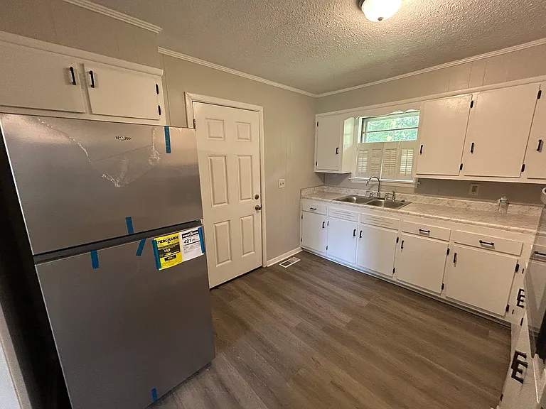1409 Central Ave — Photo 6