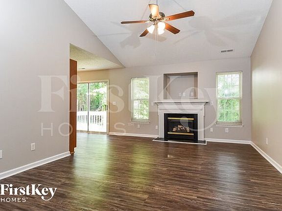 3rd image of 6 Mahogany Ct