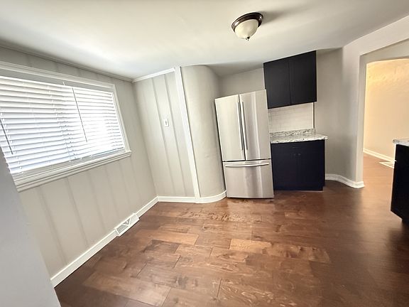 4th image of 3905 Wright Ave