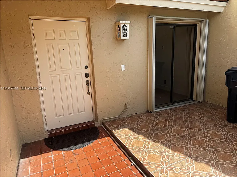 6532 NW 170th Ter — Photo 5