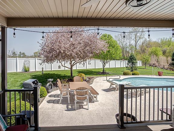 4th image of 7025 Magona Ct