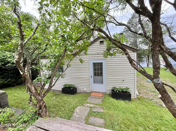 420 Lake Blvd, Union Dale, PA 18470