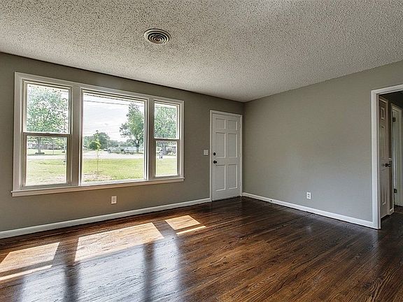 4th image of 505 Belaire Dr