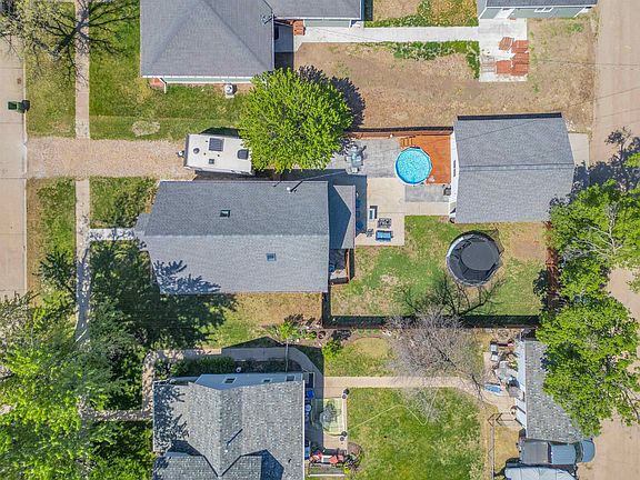 2nd image of 306 E 29th St