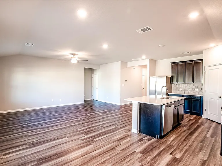 1601 Longhorn Ranch Dr — Photo 13