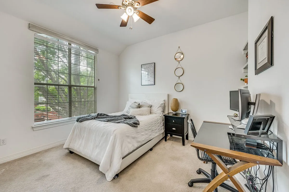 2 bed, 2.0 bath, 1422 sqft, $2,750 — Photo 2