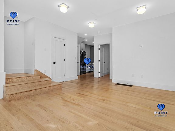 5th image of 86 Chelsea St