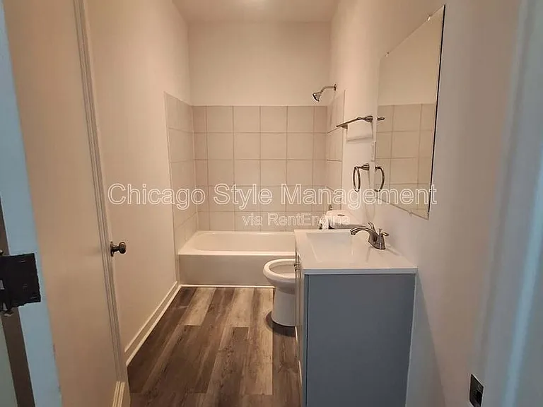 320 W 16th St #1 — Photo 5