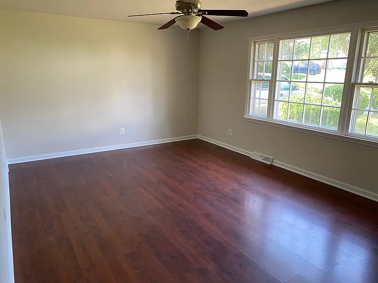 715 Scott Dr — Photo 10