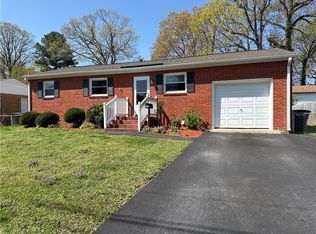 621 Nottingham Dr, Hampton, VA 23669