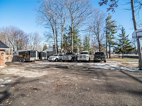 3rd image of 7087 Rainham Rd