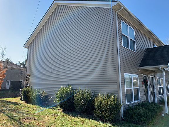 3rd image of 1304 Benley St