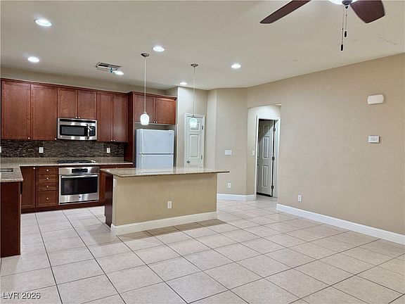 4th image of 5663 Foxglove Field St