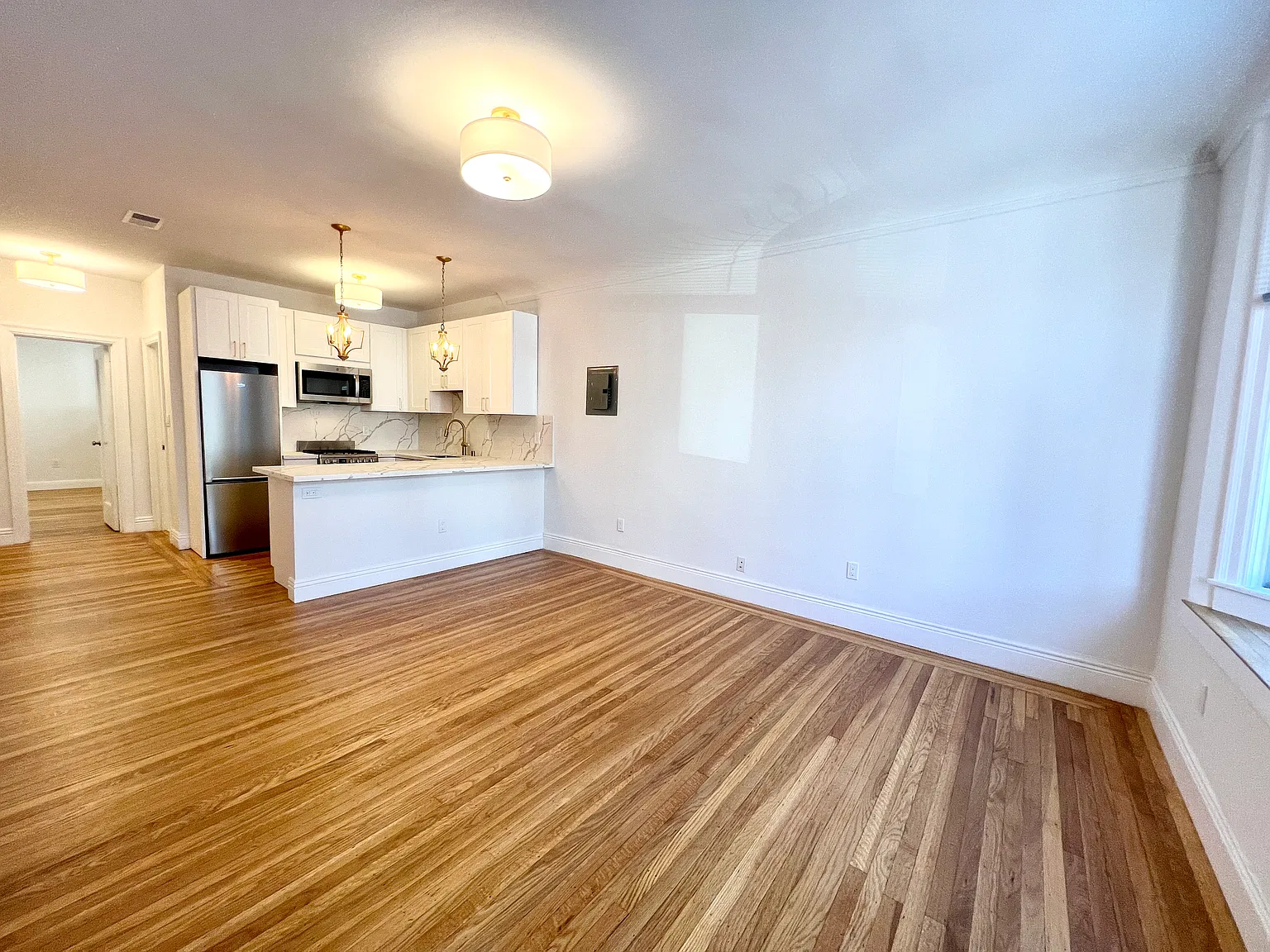 1 bed, 600 sqft, $4,295 — Photo 3