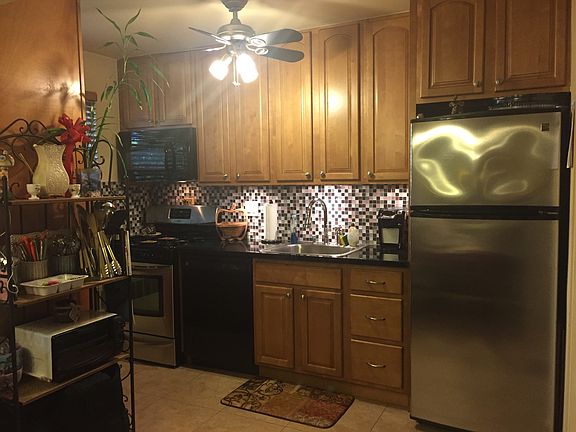 5th image of 155 Avenue