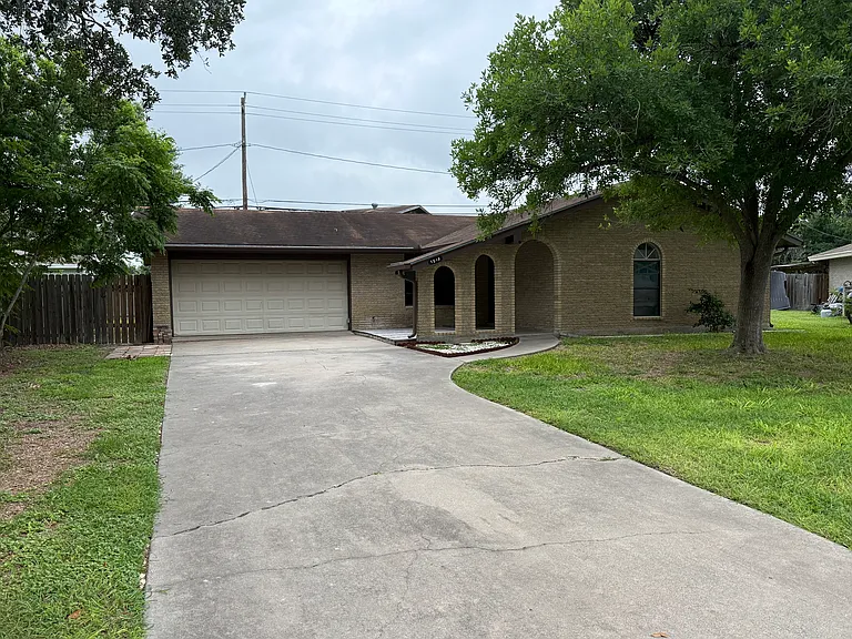 1518 Maple St — Photo 1