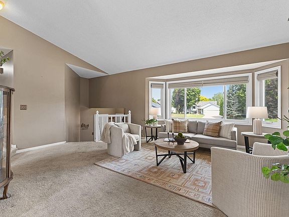 5th image of 5464 Golfview Cir N
