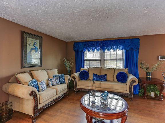 5th image of 3613 Fairfax Dr