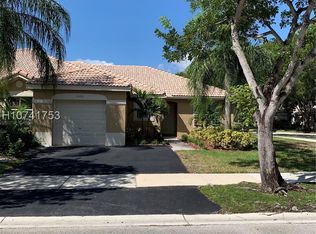 4093 Pine Ridge Ln, Weston, FL 33331