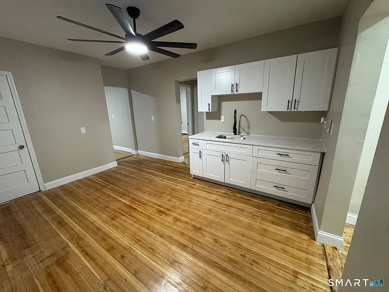 169 Madison St — Photo 2