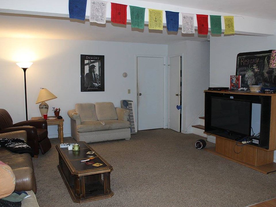 1st image of 13 Orchard Hts