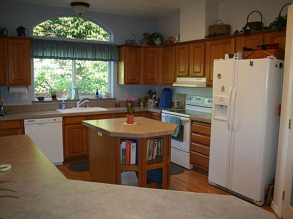 Kitchen-Pantry