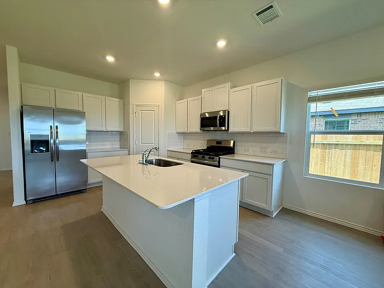 306 Camargue Dr — Photo 25