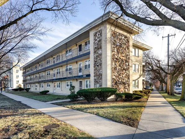 6161 W Higgins Ave APT 8, Chicago, IL 60630