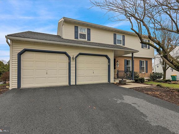 5th image of 1860 S Mountain Dr