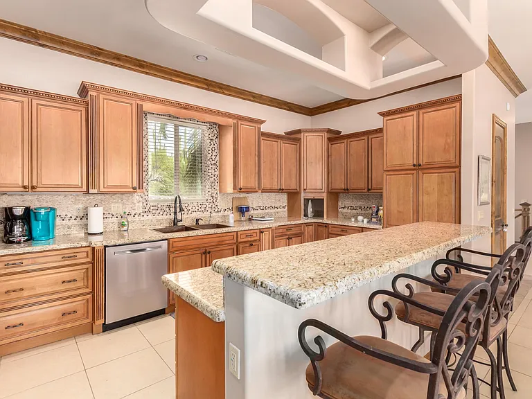 6770 E Skyline Dr — Photo 39