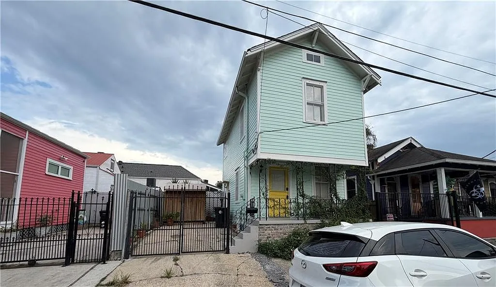 2 bed, 1.5 bath, 870 sqft, $2,400 — Photo 3