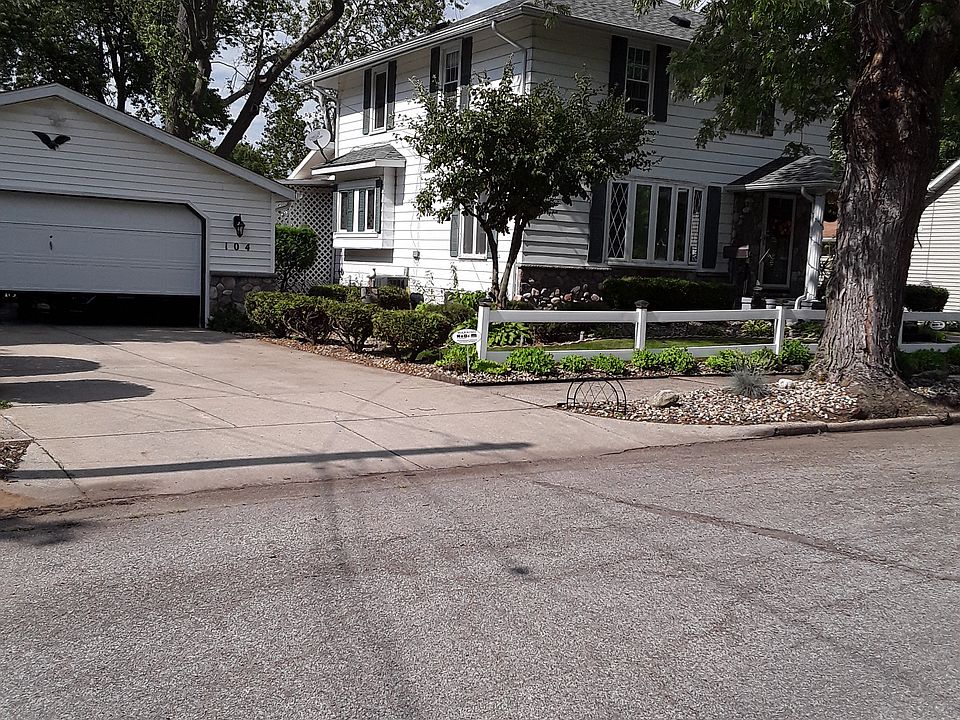 1st image of 104 S Shore Dr