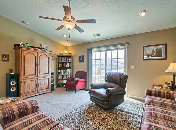 2nd image of 4824 Bernheim Dr