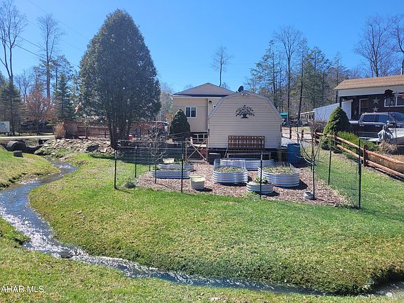 4th image of 302 Fox Ridge Rd