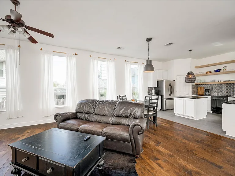 1802 Village Oak Ct — Photo 14