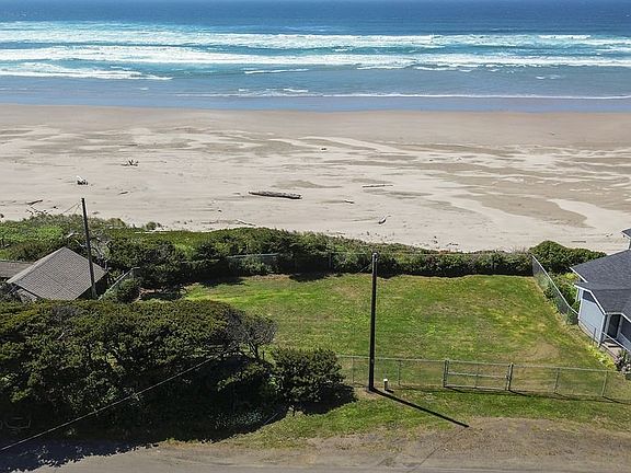 5th image of 3692 SW Pacific Coast Hwy