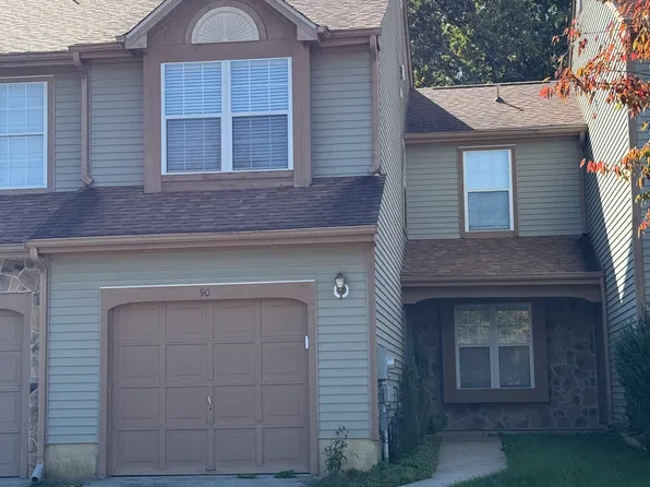 90 Kettlebrook Dr, Mount Laurel, NJ 08054