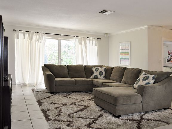 5th image of 2131 NE 56th Pl