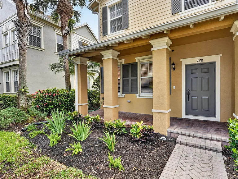 158 W Thatch Palm Cir — Photo 2
