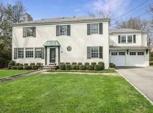 26 Stratton Rd, Scarsdale, NY 10583