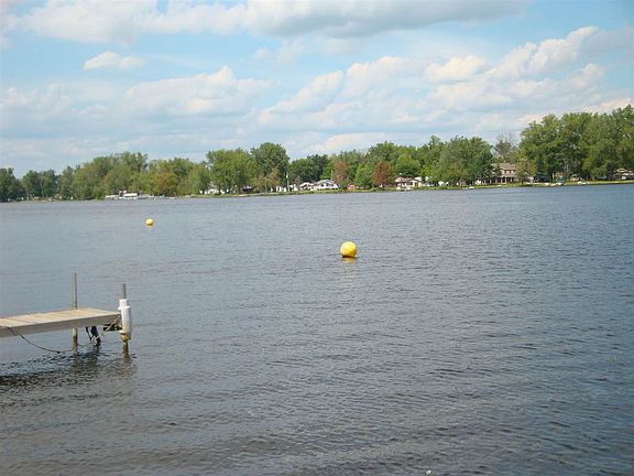 5th image of 3838 W Lakeshore Dr #57
