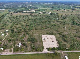 925 Old Gonzales Rd, Cuero, TX 77954