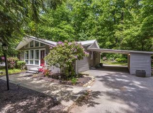 10 Juniper Trl, Kinnelon, NJ 07405