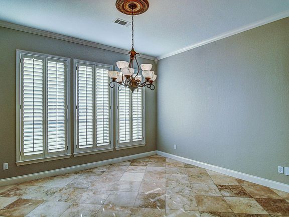 5th image of 1020 Windstone Dr