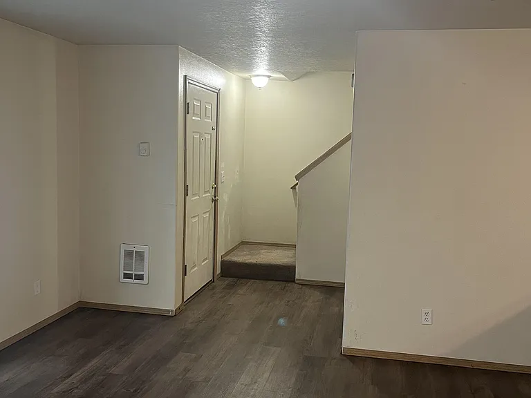 11833 SE Powell Blvd #A — Photo 2