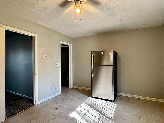 Kitchen 11'2 x 13'7