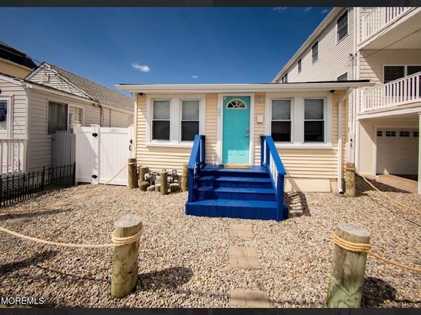 46 Kearney Ave #A