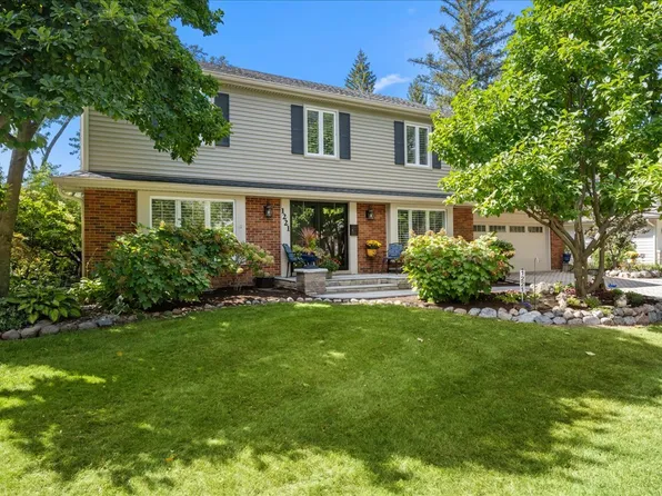 1221 N Loomis St, Naperville, IL 60563