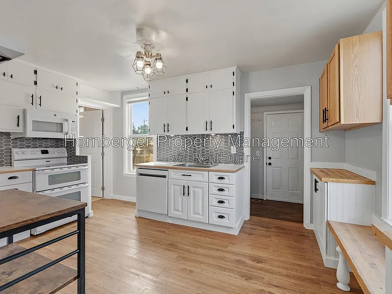 3502 E Jackson Ave — Photo 3